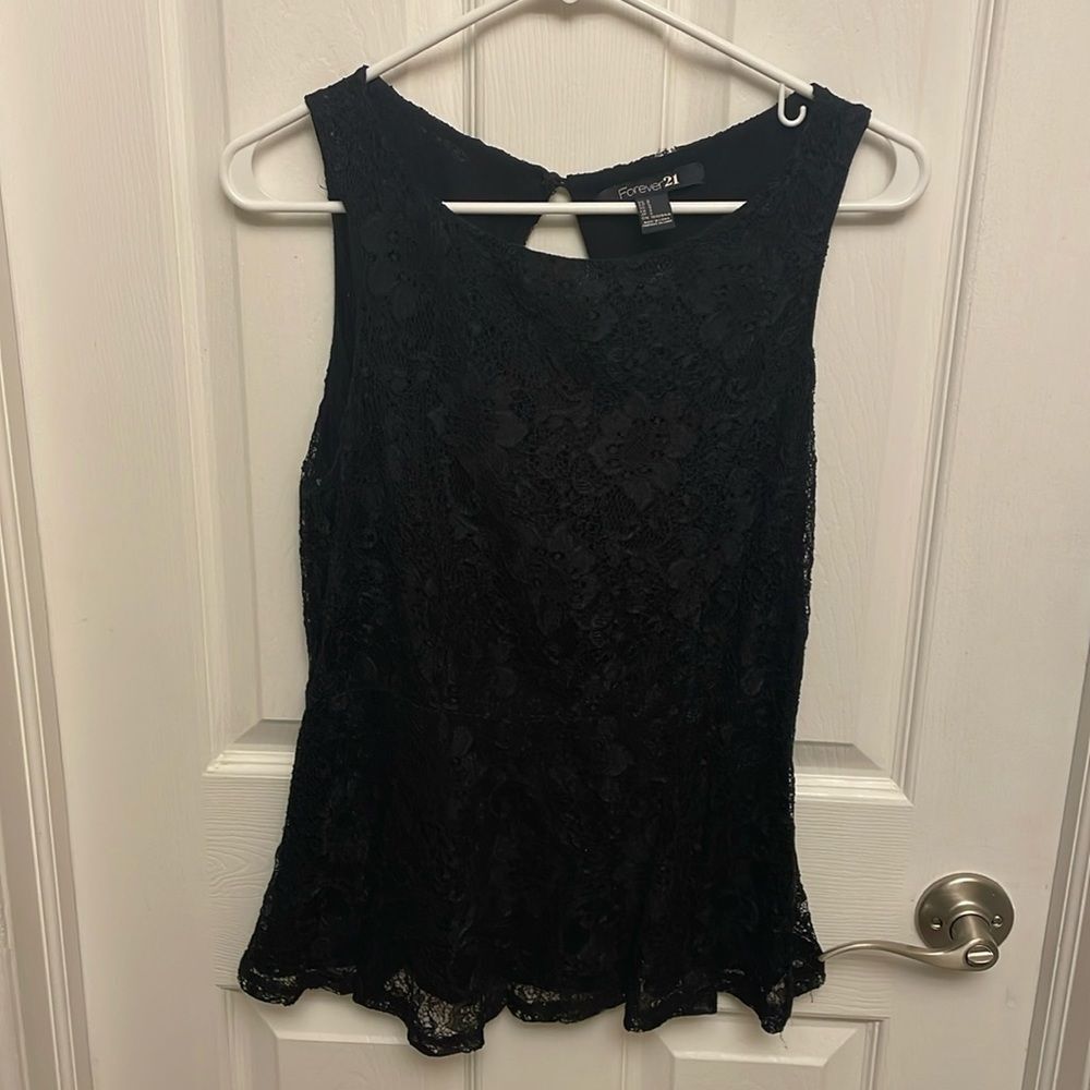 Keyhole back lace peplum top shirt tank top size small